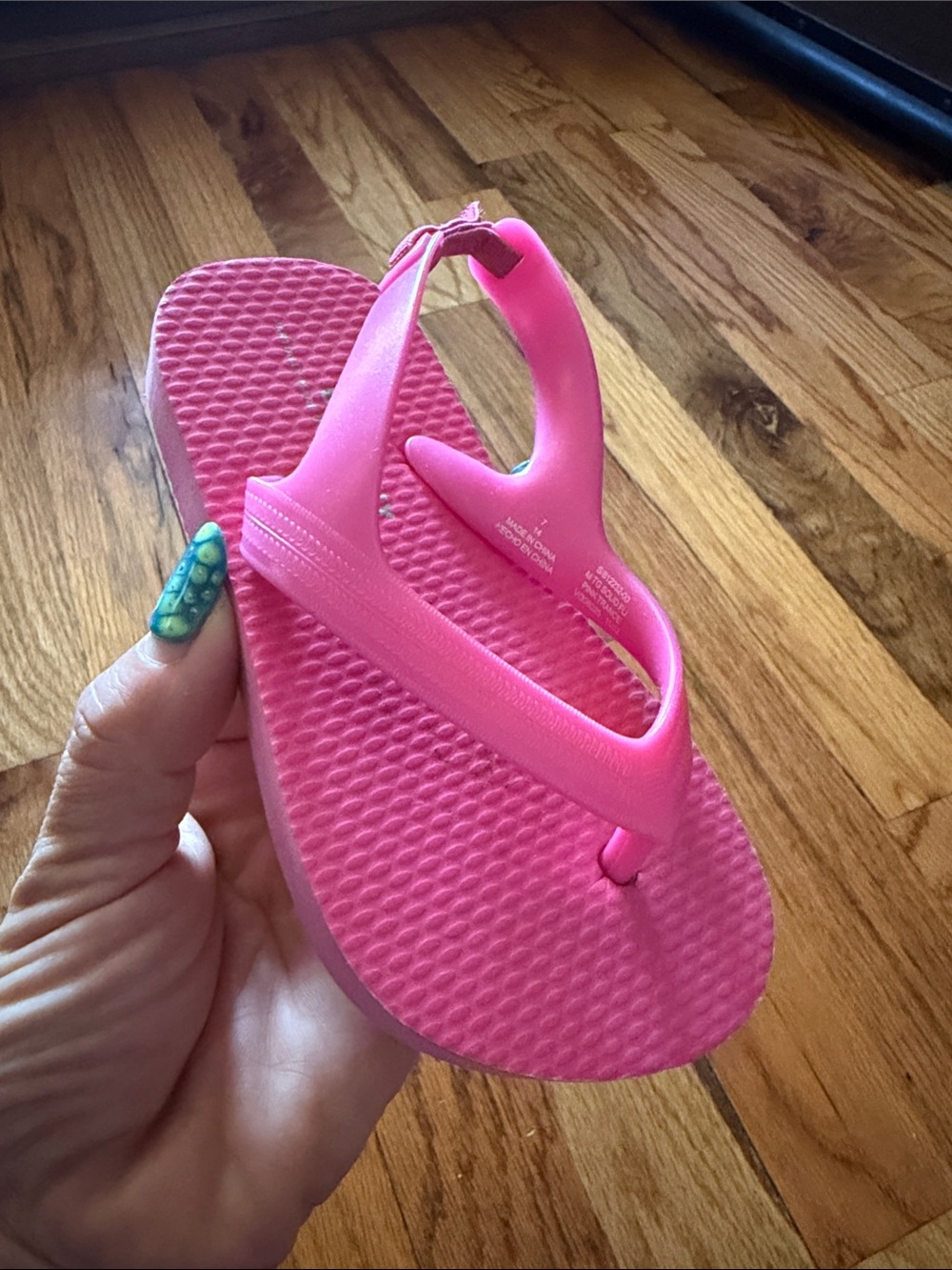 Old Navy Pink Kids Flip Flops - Picture 1 of 4